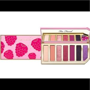 NWT Too Faced Razzle Dazzle Berry Palette